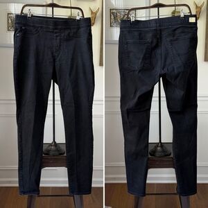 Levi’s Signature Black Wash Totally Shaping Pull On Skinny Jeans 14 32 X 32